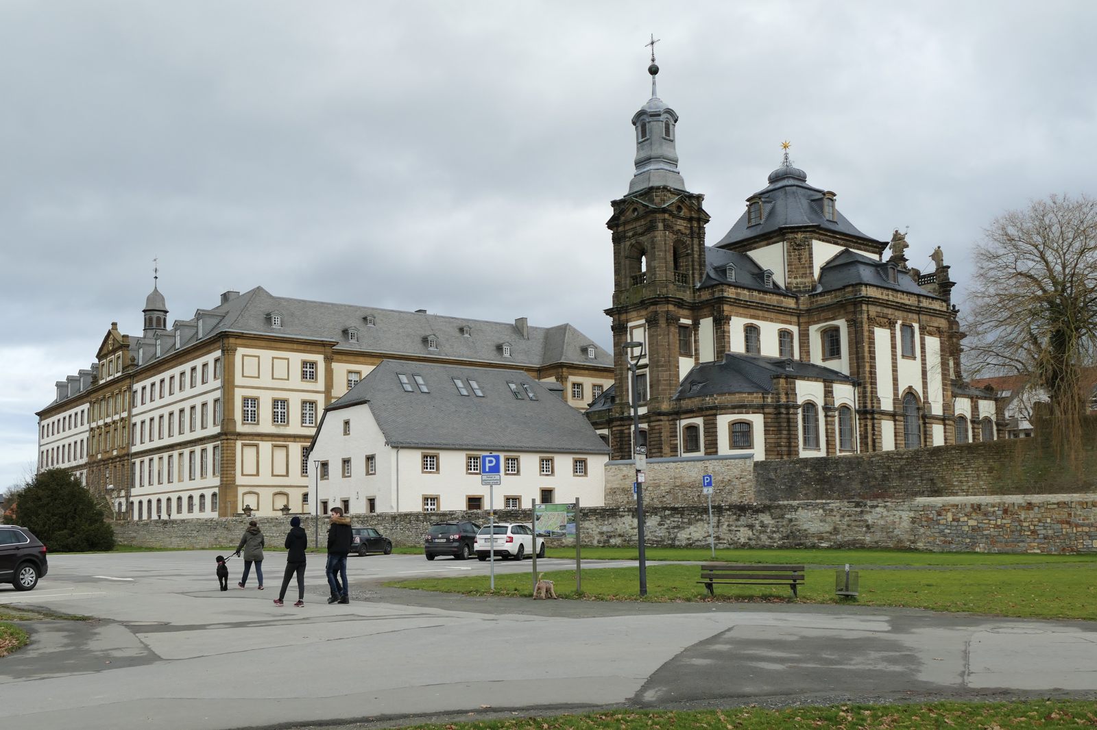 Kirche und Schule