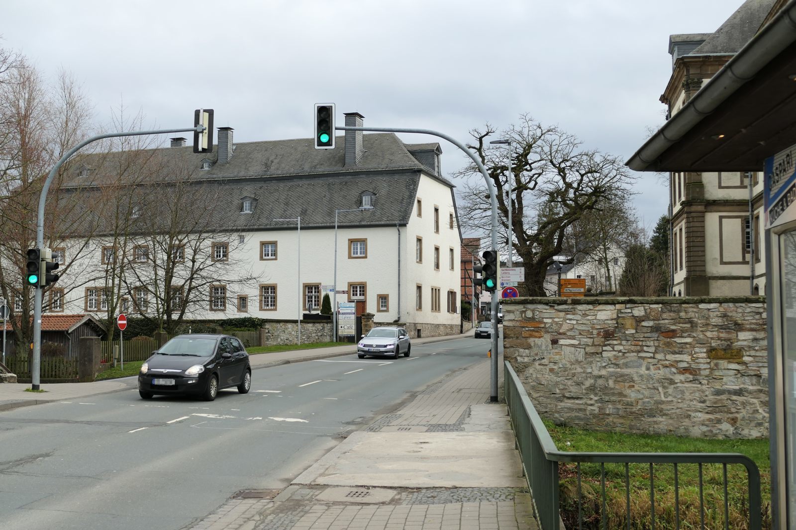 Eine der vielbefahrenen Straßen