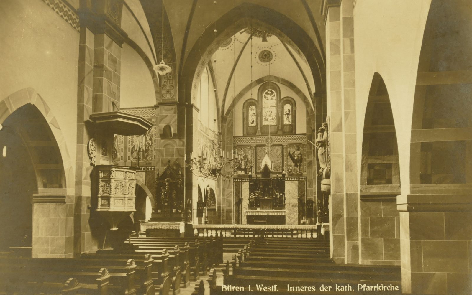Der Innenraum der Pfarrkirche 1940