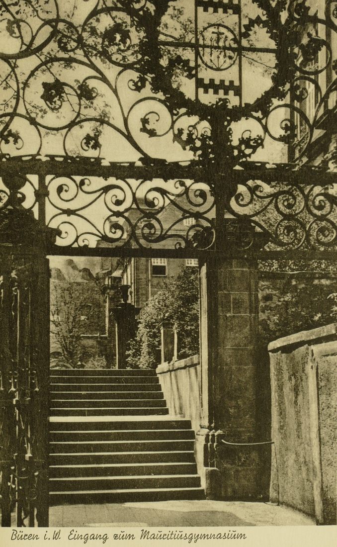 Treppe zum Mauritius-Gymnasium in den 1950ern