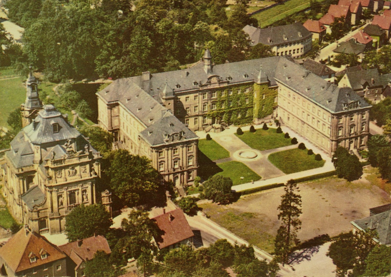 Jesuitenkirche und Mauritius-Gymnasium 1960