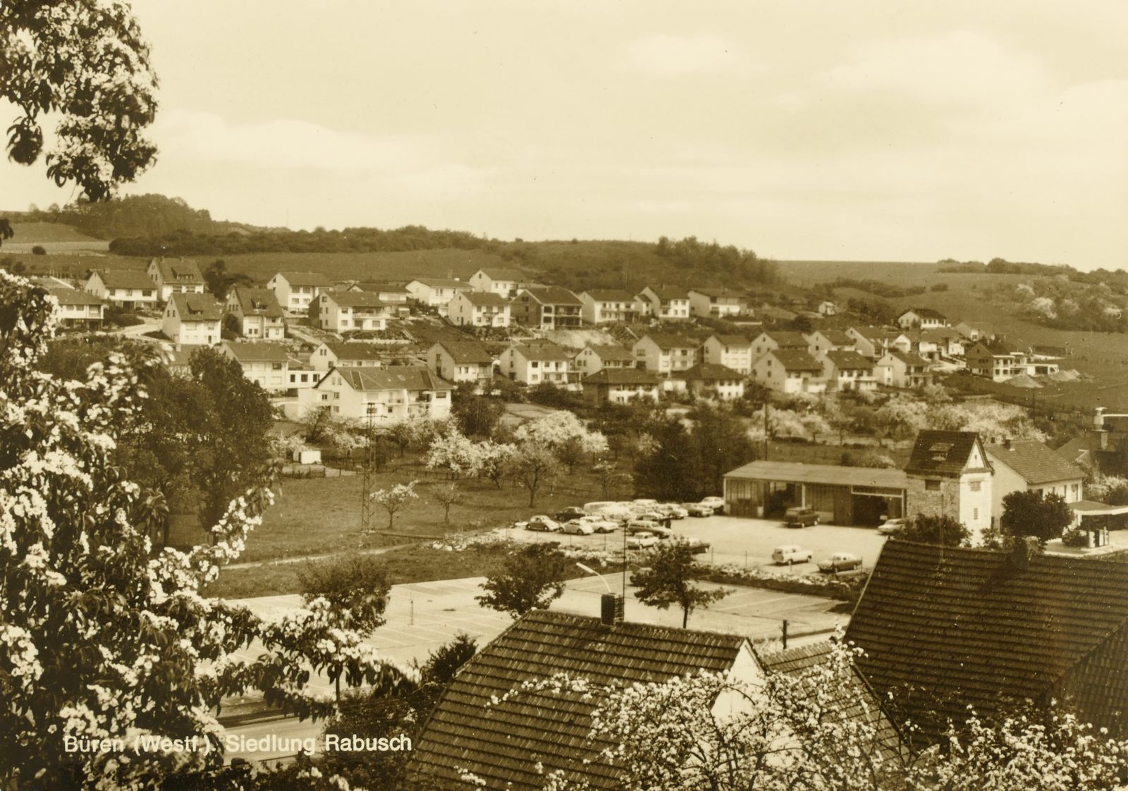Blick auf den Rahbusch und Autohaus Voss 1960
