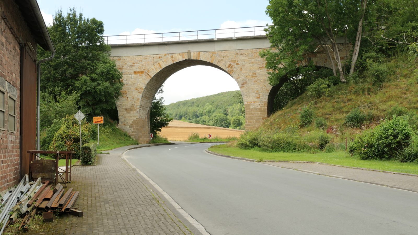 Rüthener Straße mit Viadukt