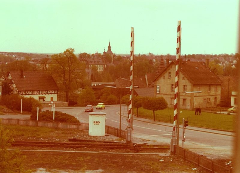 1 Büren Bf Bahnübergang 1978_0800