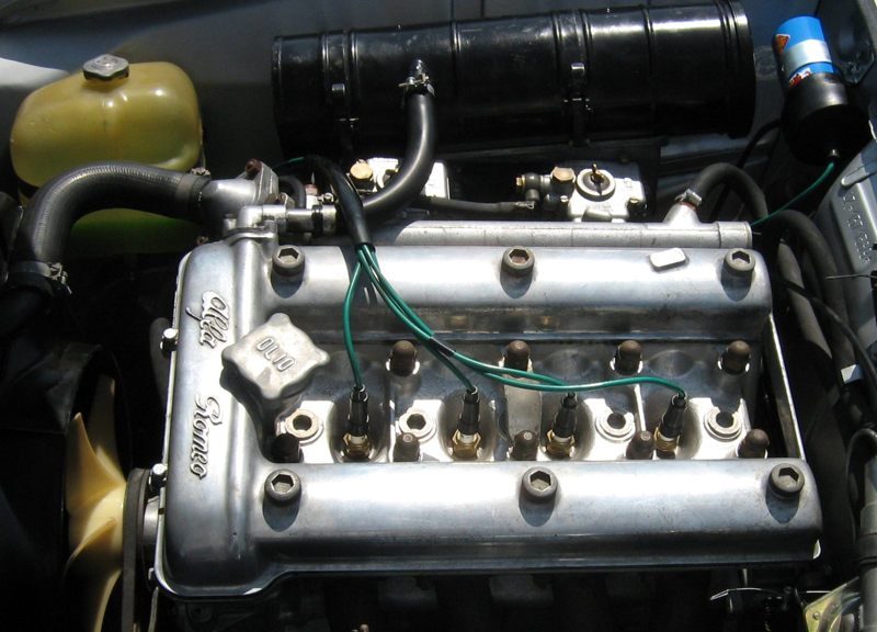 1974 AR 1750 Berlina Motorraum