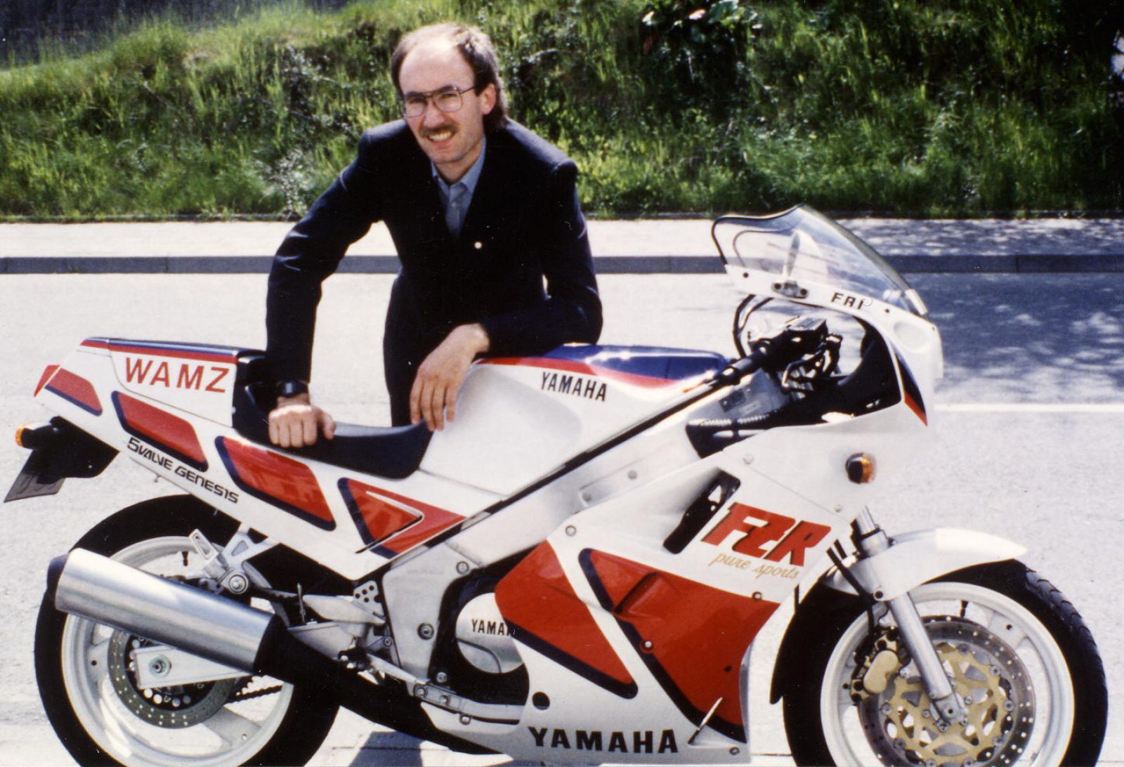 1987 FZR1000 FW Anzug2