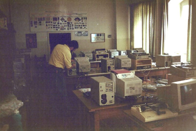 1992 B04 Aufstellen Schule