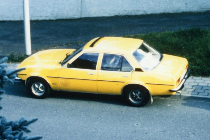 1993 Opel Ascona B gelb