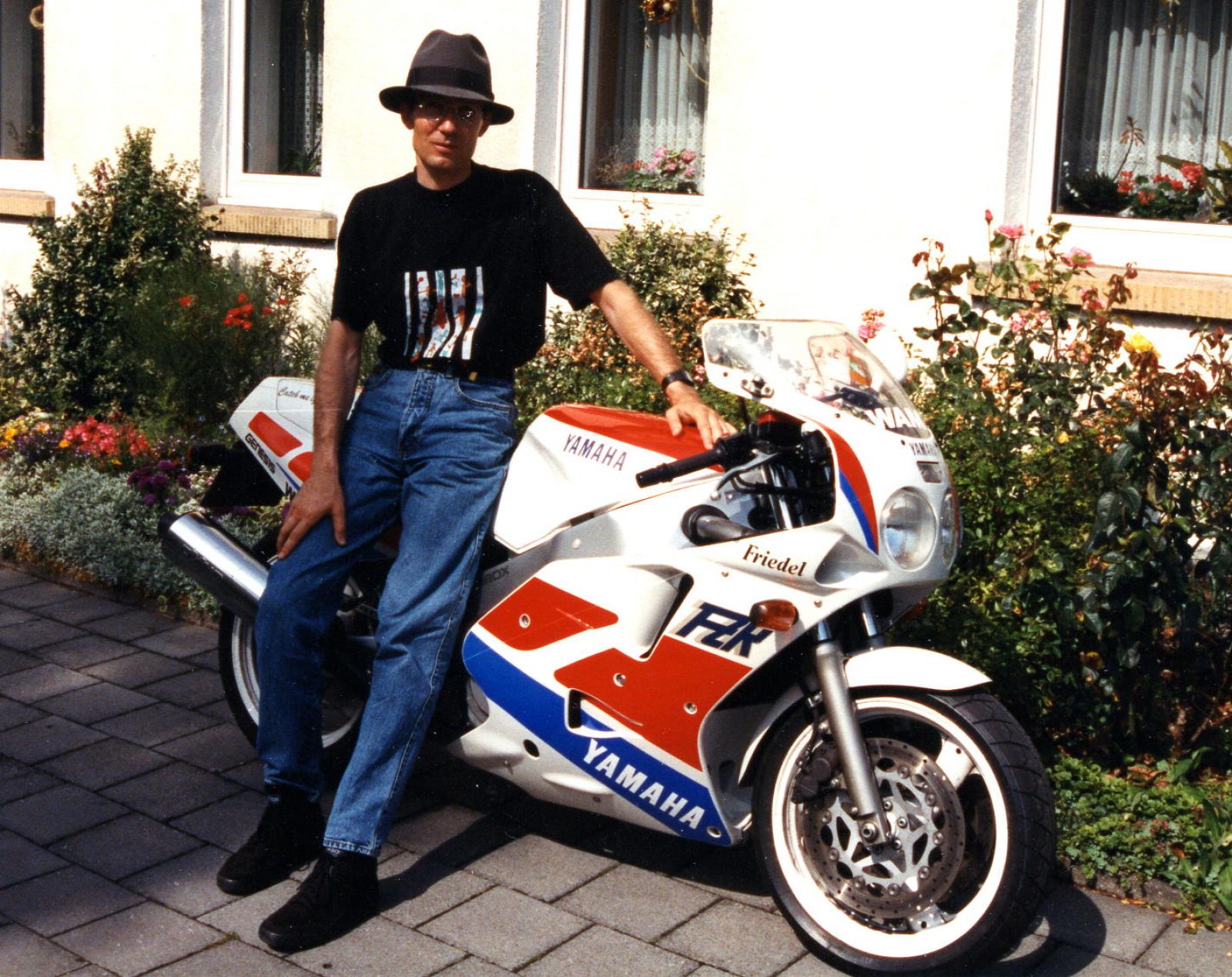 1993 Yamaha FZR1000 FW