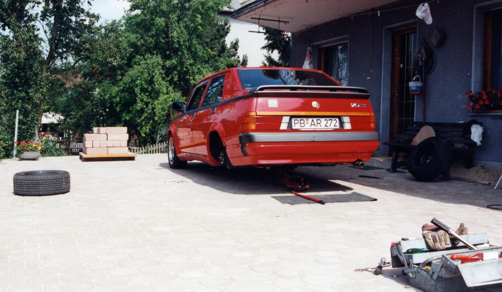 1995 AR75 aufgebockt