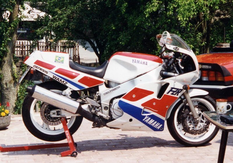 1995 FZR1000_800