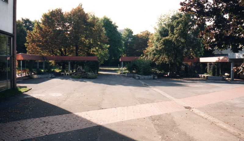 1995 Schulhof_800