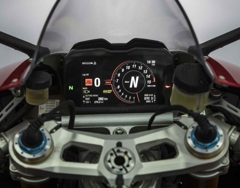 2010er Ducati Panigale V4S B2