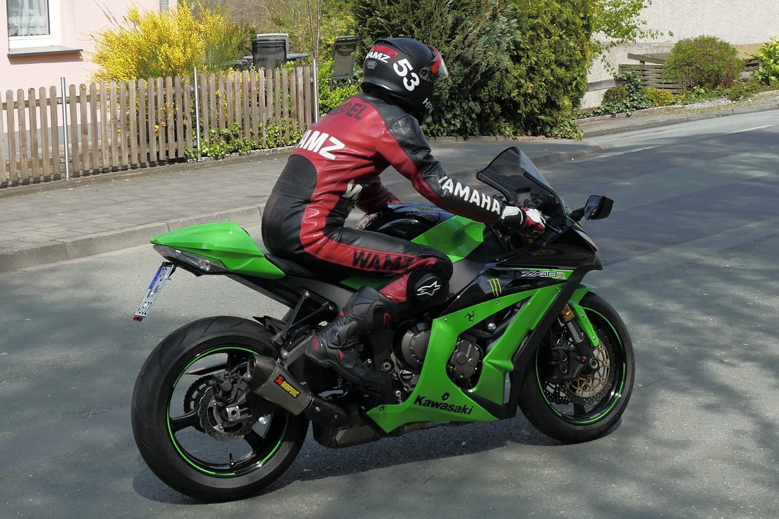2016 ZX10R01