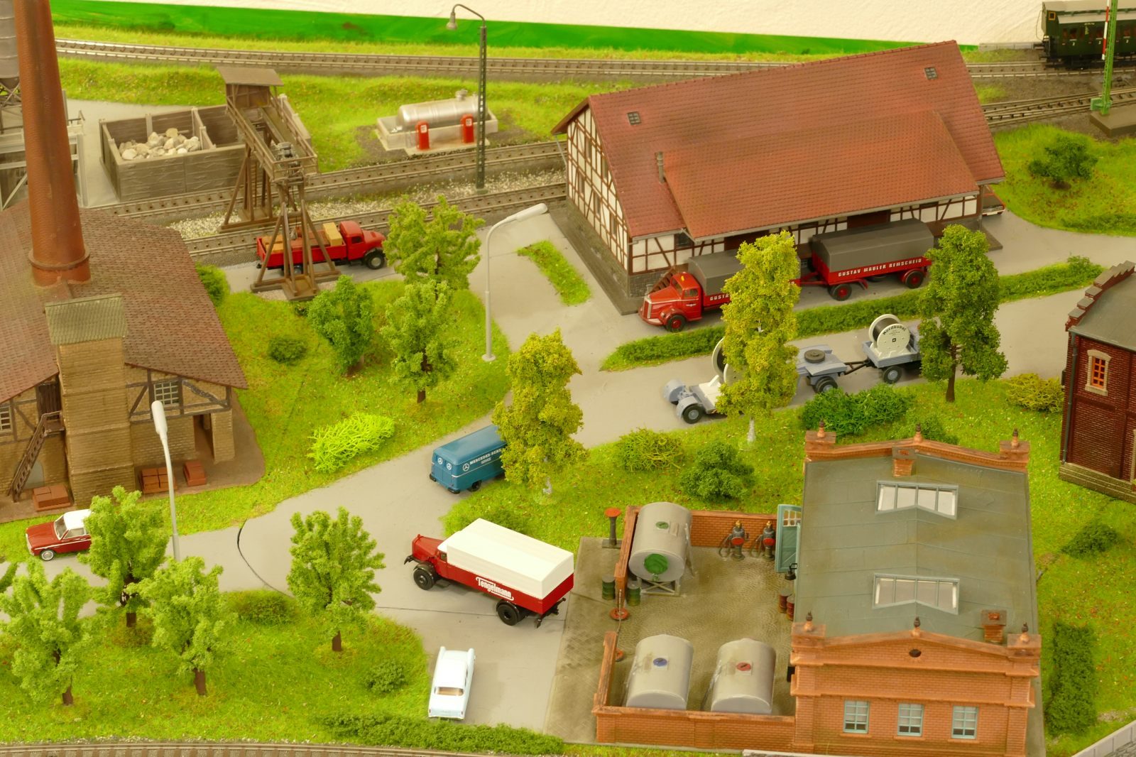 Im Gewerbegebiet ist morgens viel Betrieb