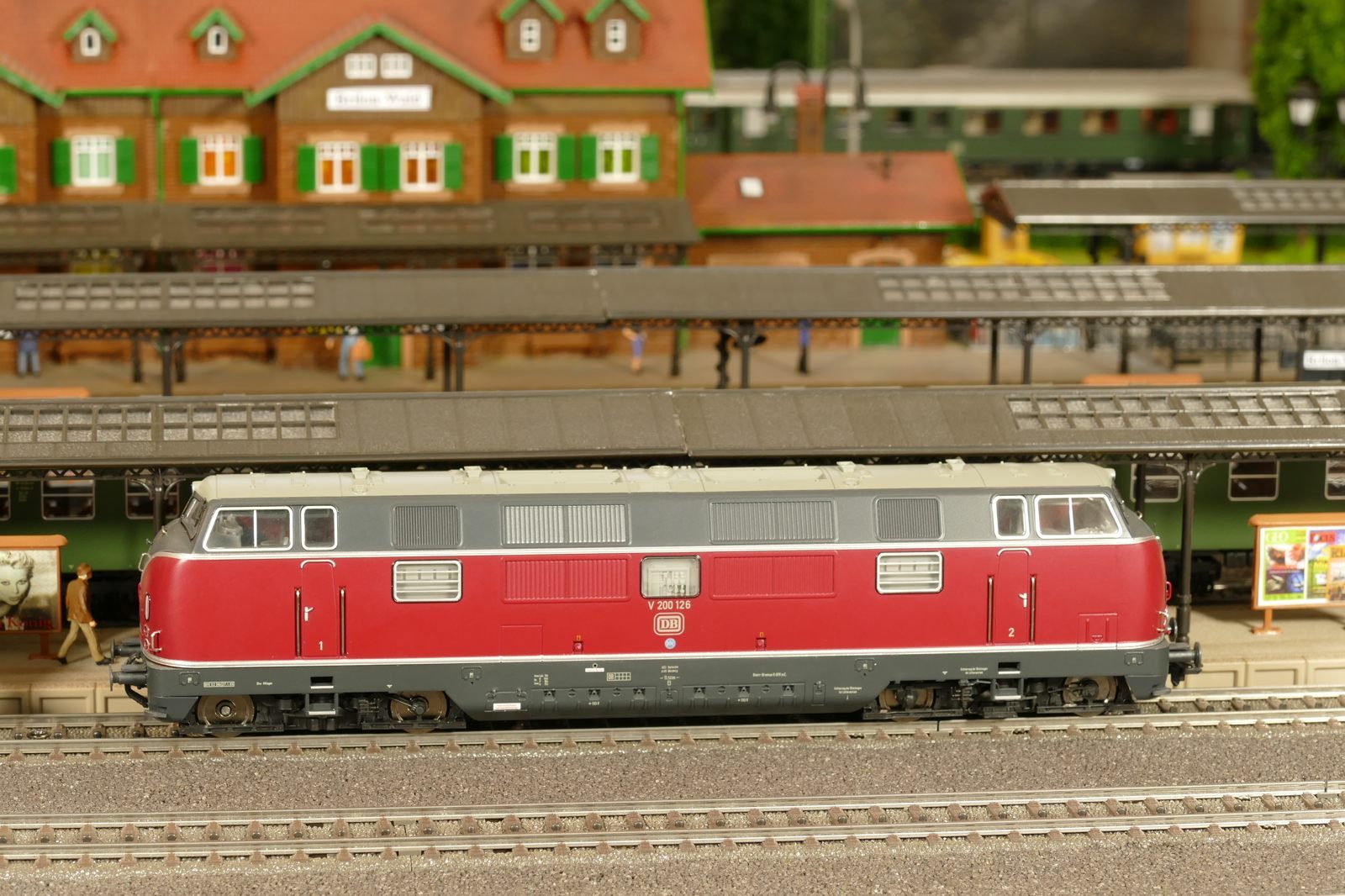 Deshalb kam die V200.1, ab 1968 als BR 221 geführt; 2700PS.