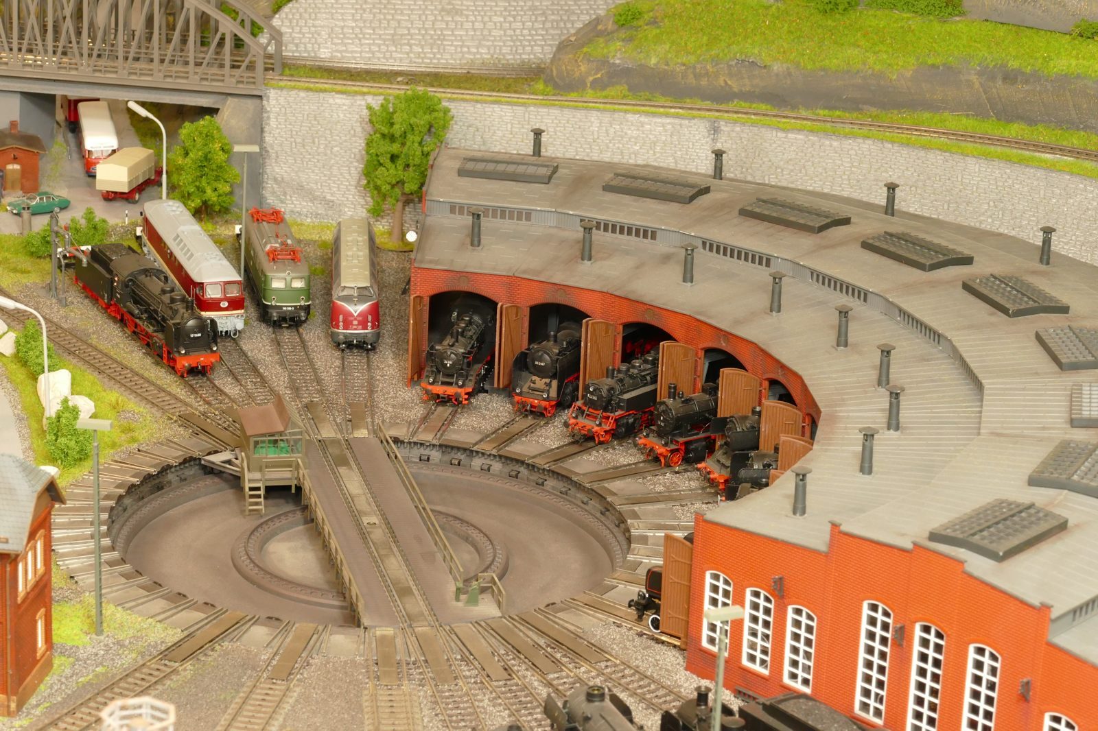 Das Bw von der Rückseite der Anlage gesehen