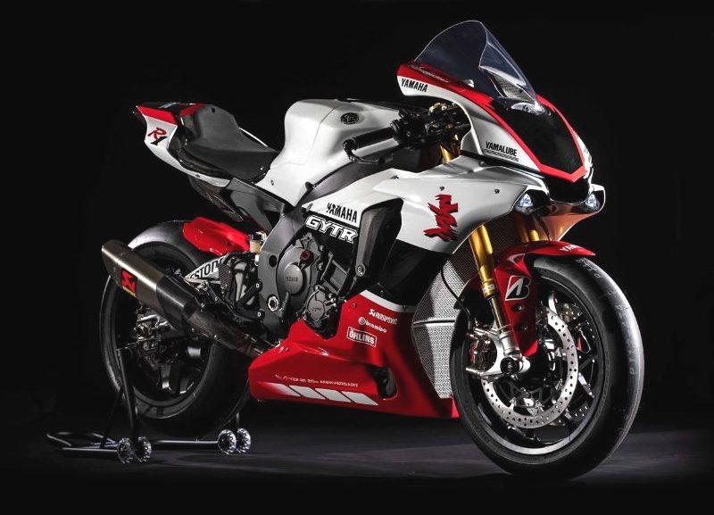 2019er Yamaha YZF R1 GYTR rechts