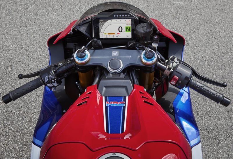 2020er Honda CBR1000RR Cockpit_0800