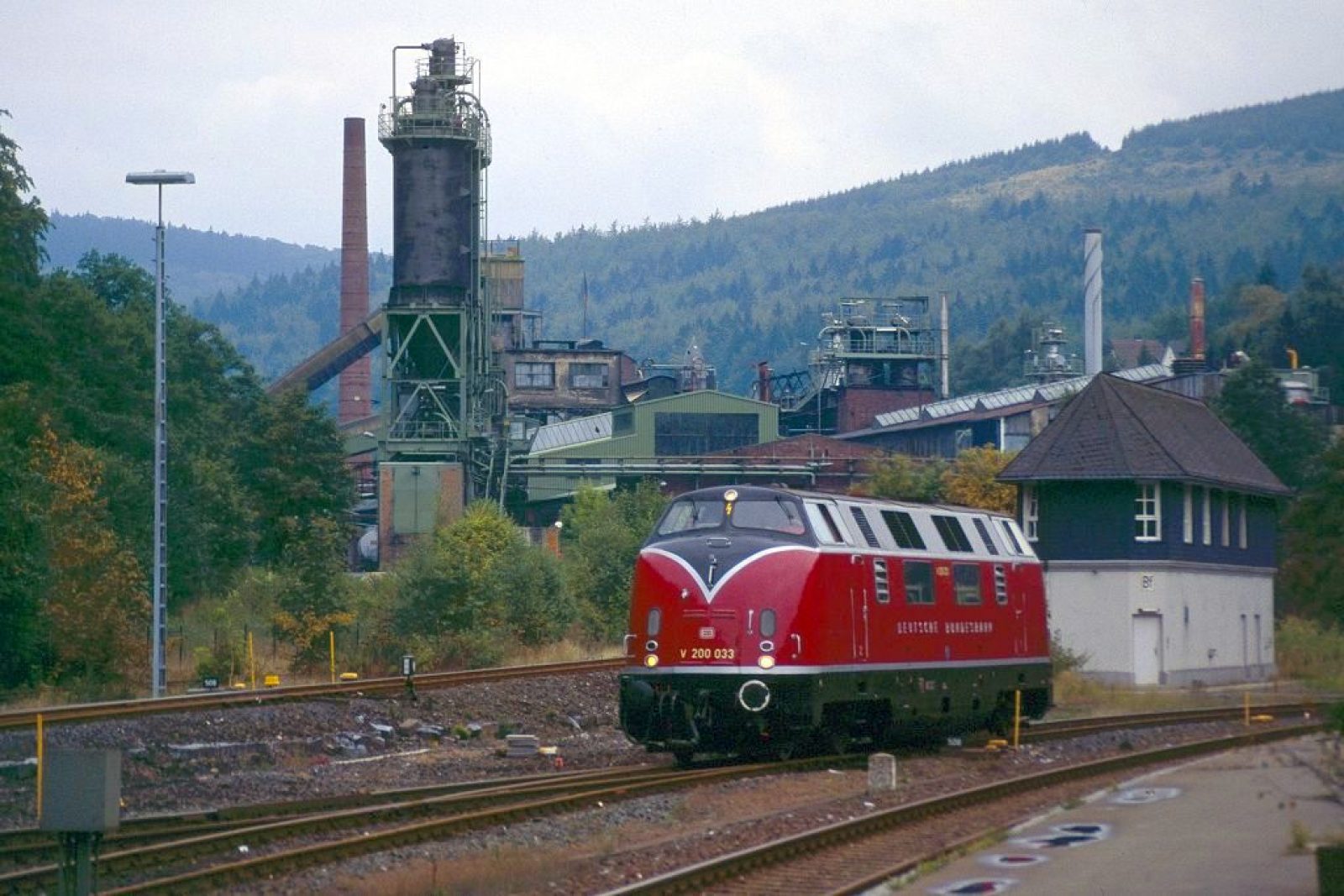 F05 V200 033 in Brilon-Wald 1995 iimHigrund DegussaWerk