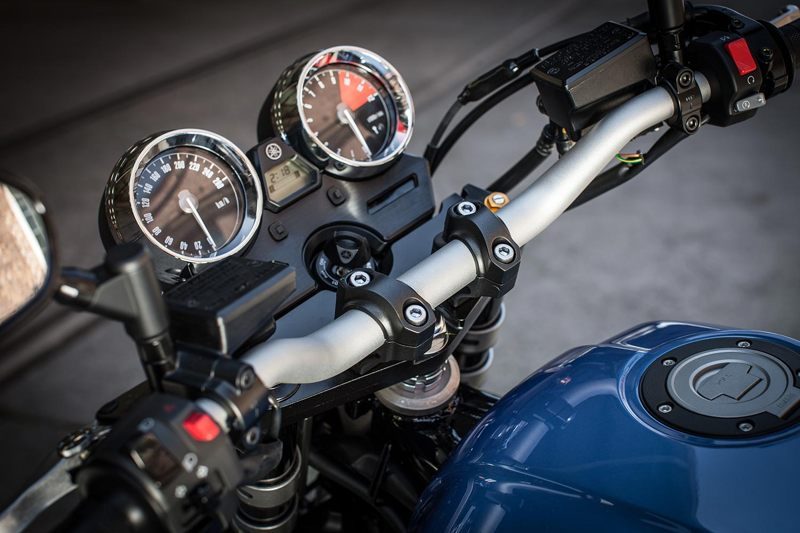 Yamaha XJR1300 Instrumente2015