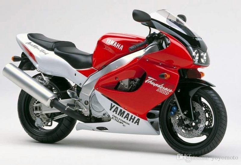 Yamaha YZF Thunderace vornrechts 1996